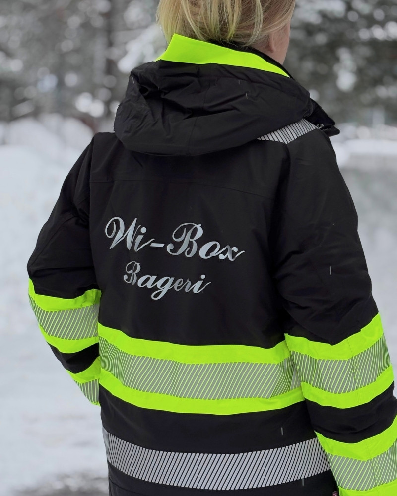 Työtakki omalla logolla