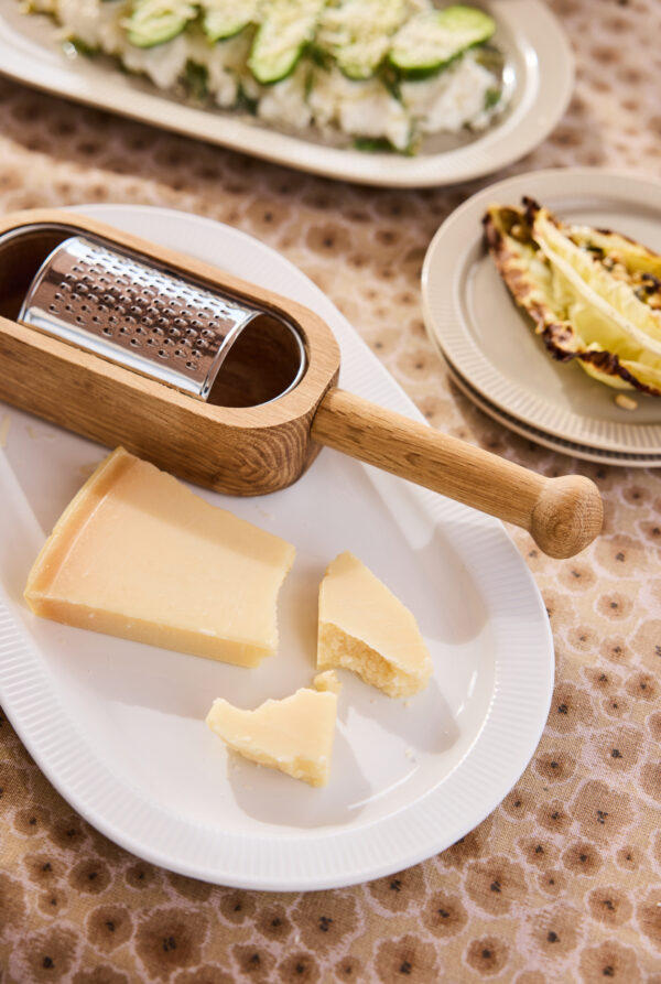 Inka tarjoiluvati, valkoinen