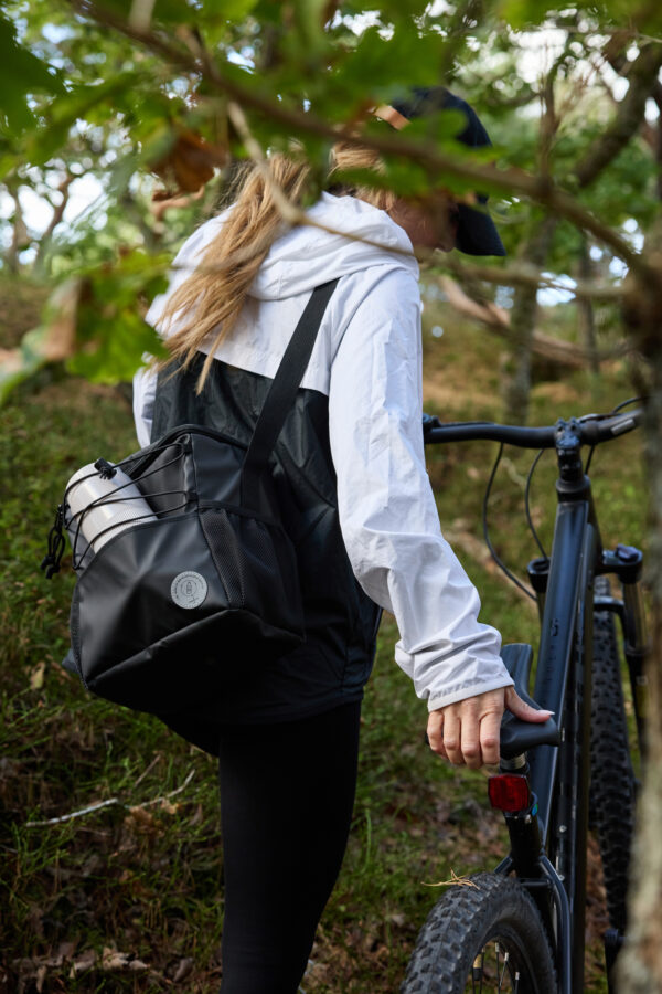 Vide kylmälaukku keskikokoinen, musta